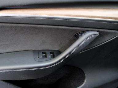 Tesla Model Y 2022 - Thumbnail 10