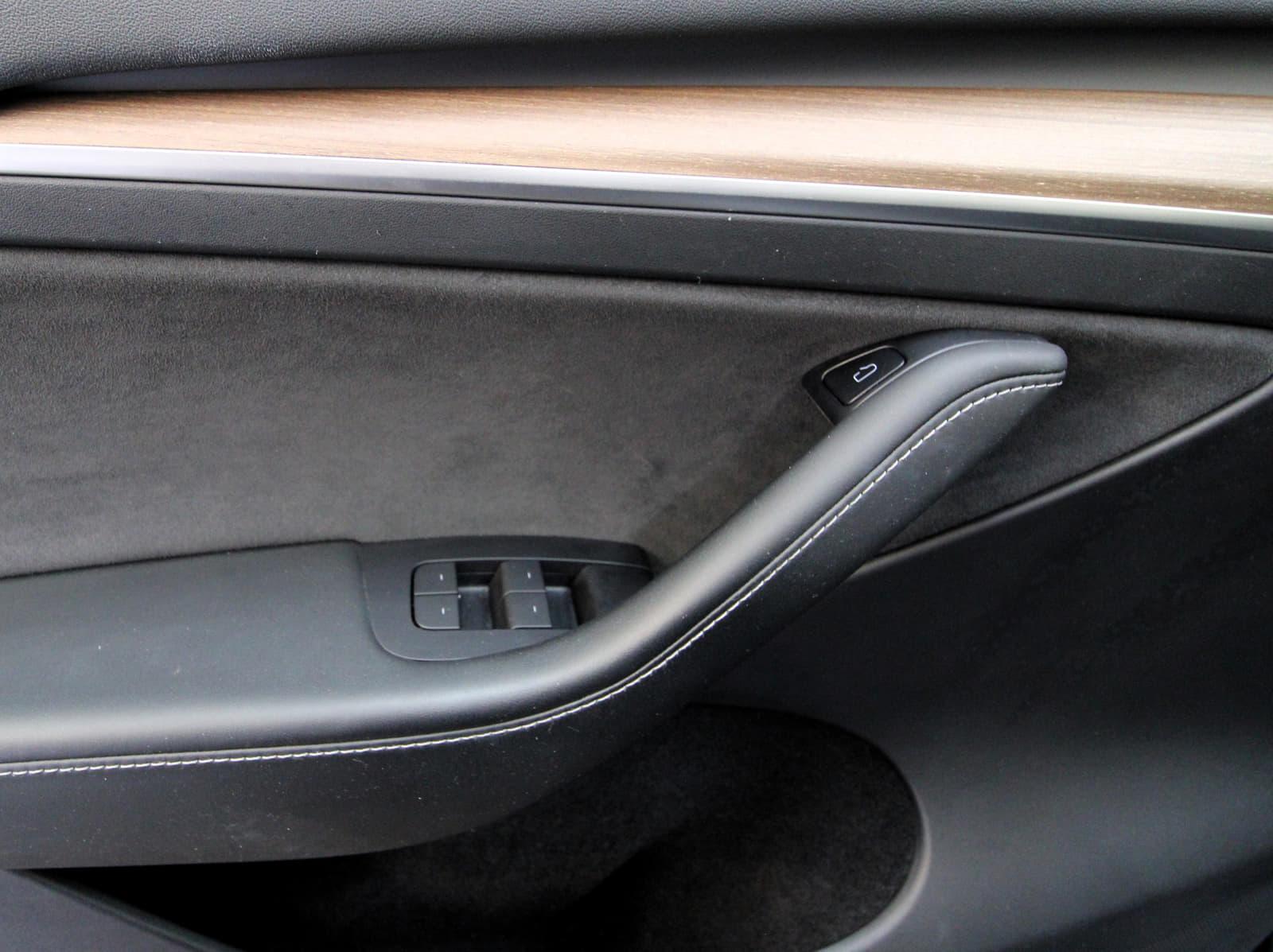 Tesla Model Y 2022 - Image 10