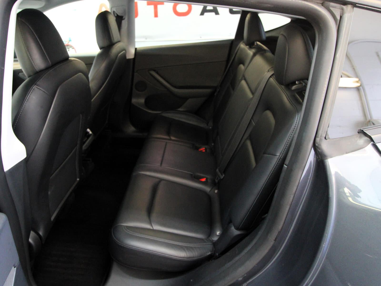 Tesla Model Y 2022 - Image 16