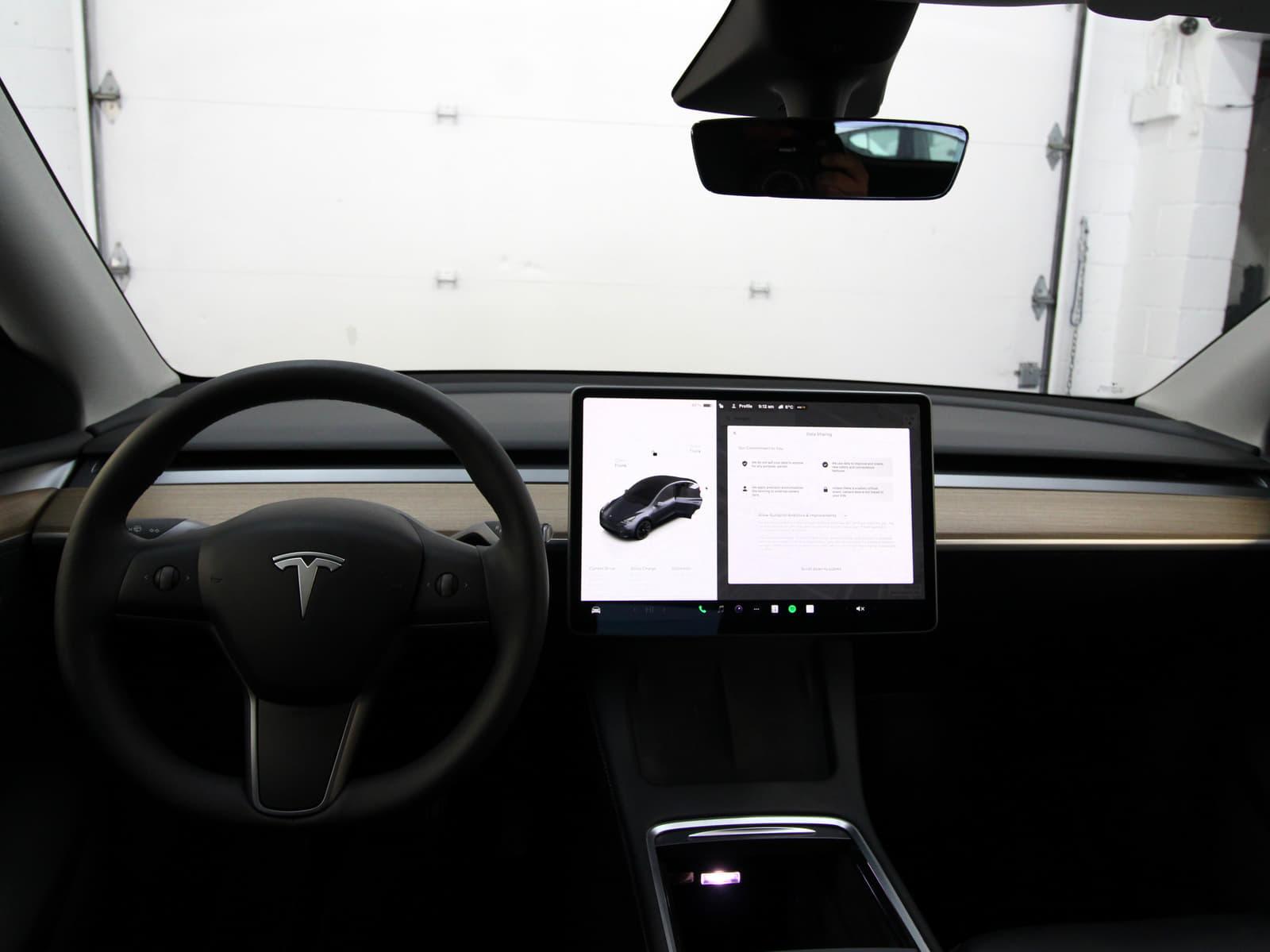 Tesla Model Y 2022 - Image 12