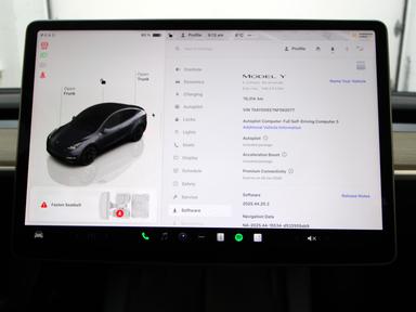 Tesla Model Y 2022 - Thumbnail 2
