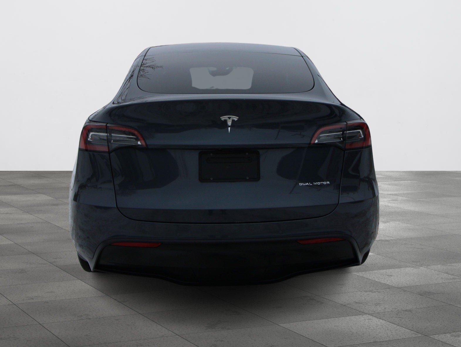 Tesla Model Y 2022 - Image 15