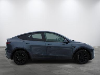 Tesla Model Y 2022 - Thumbnail 5