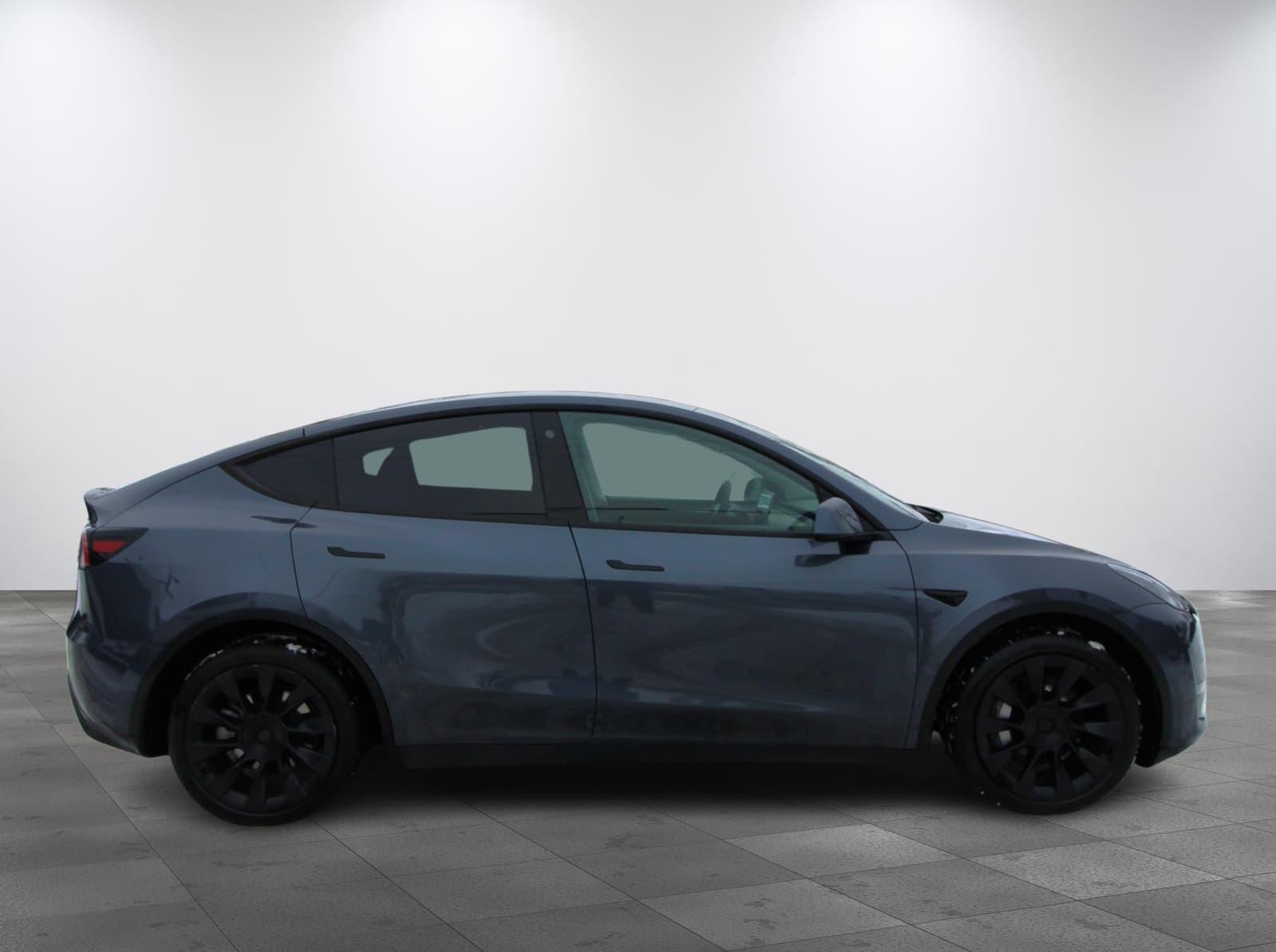Tesla Model Y 2022 - Image 5