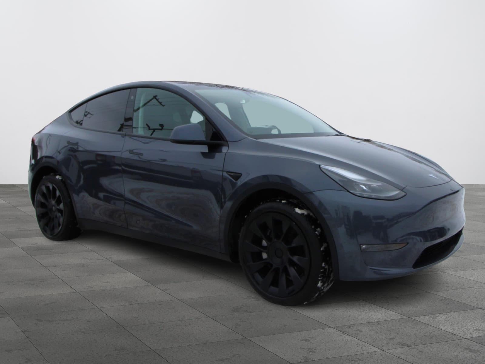 Tesla Model Y 2022 - Image 3