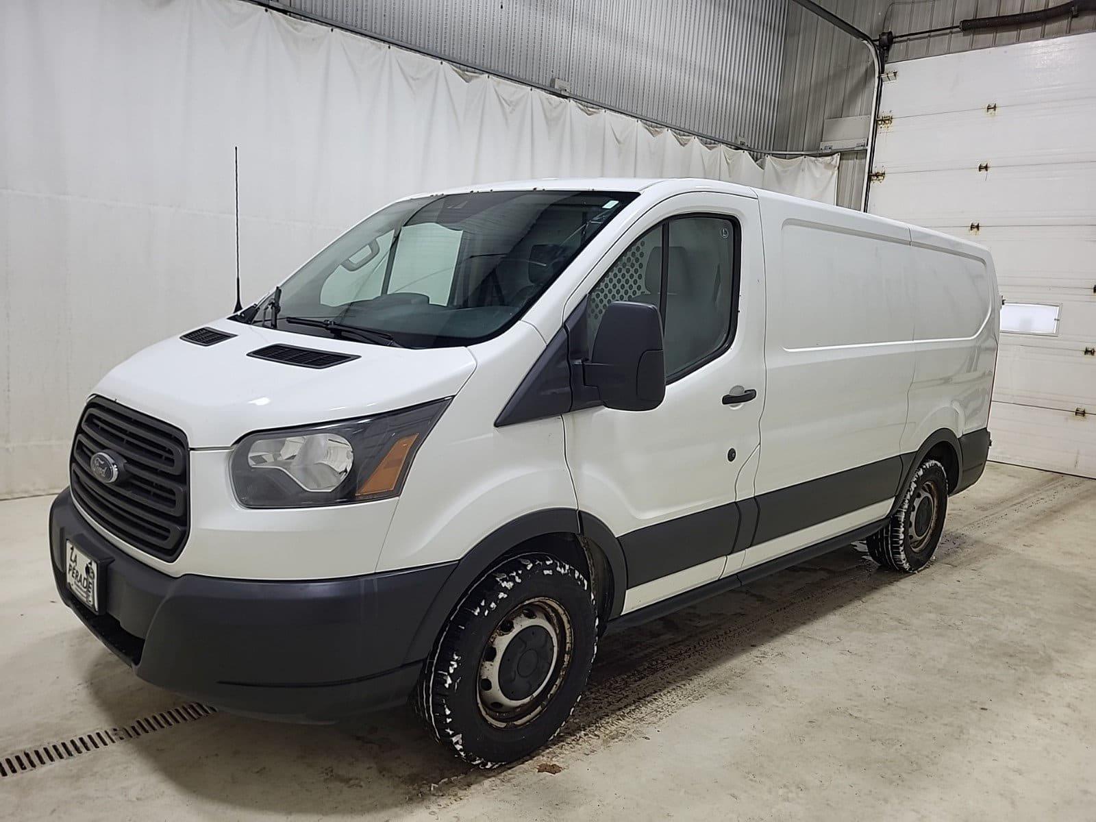 Ford Transit-150 2018 - Image 1