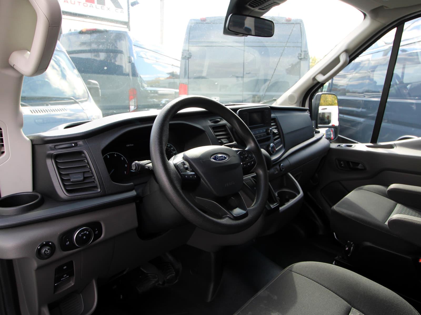 Ford Transit Passenger Wagon 2022 - Image 6