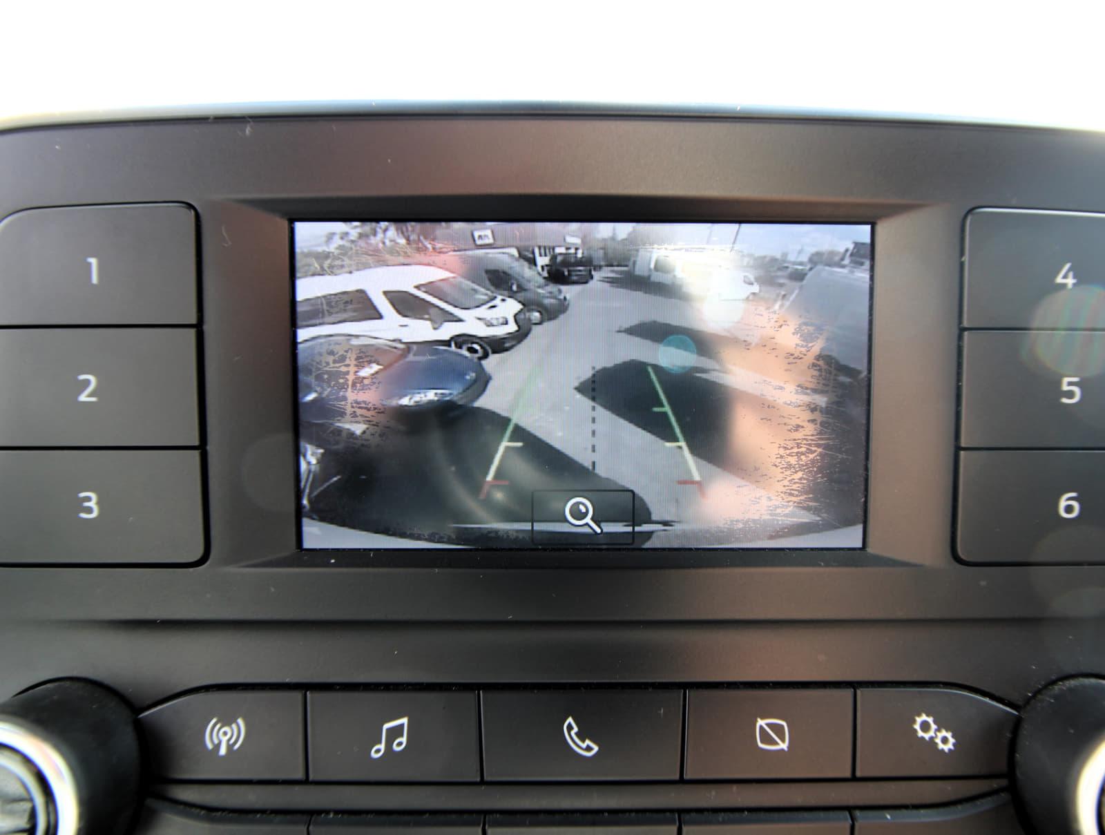 Ford Transit Passenger Wagon 2022 - Image 4