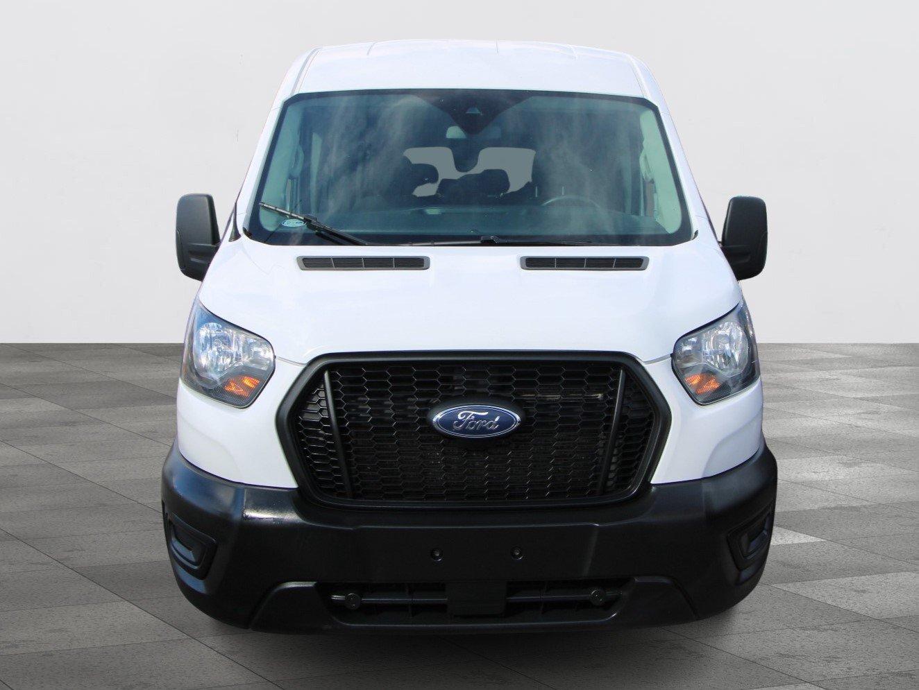 Ford Transit Passenger Wagon 2022 - Image 11