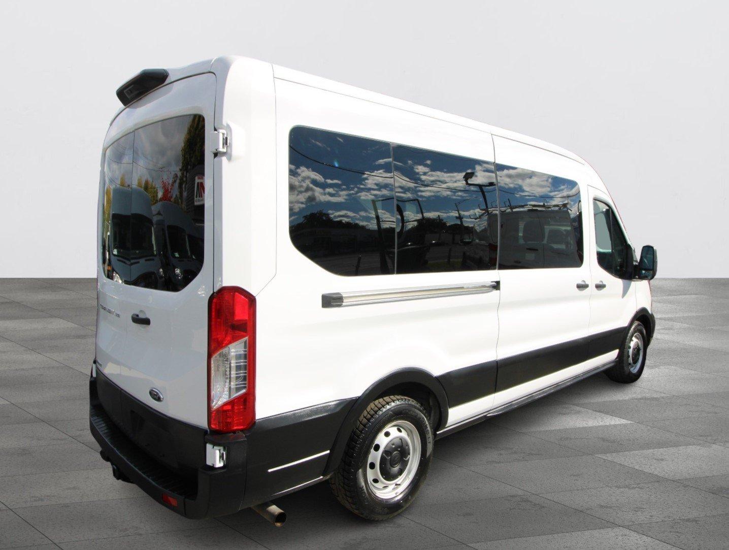 Ford Transit Passenger Wagon 2022 - Image 9