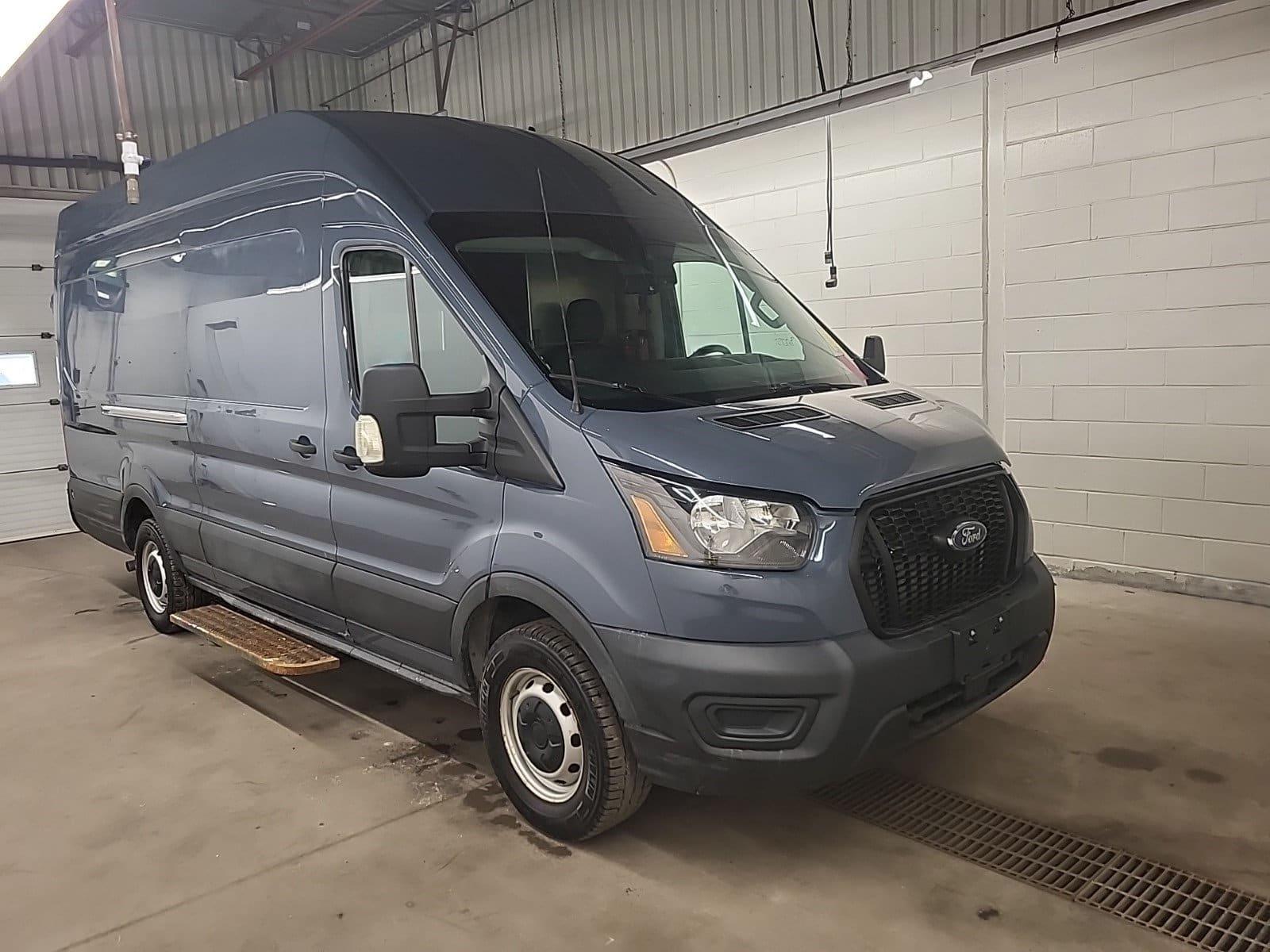 Ford Transit-250 Cargo Van 2021 - Image 3
