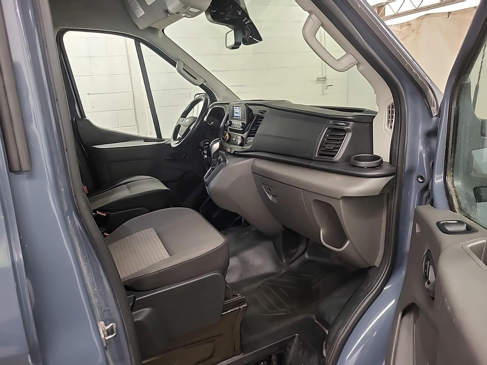 Ford Transit-250 Cargo Van 2021 - Image 8