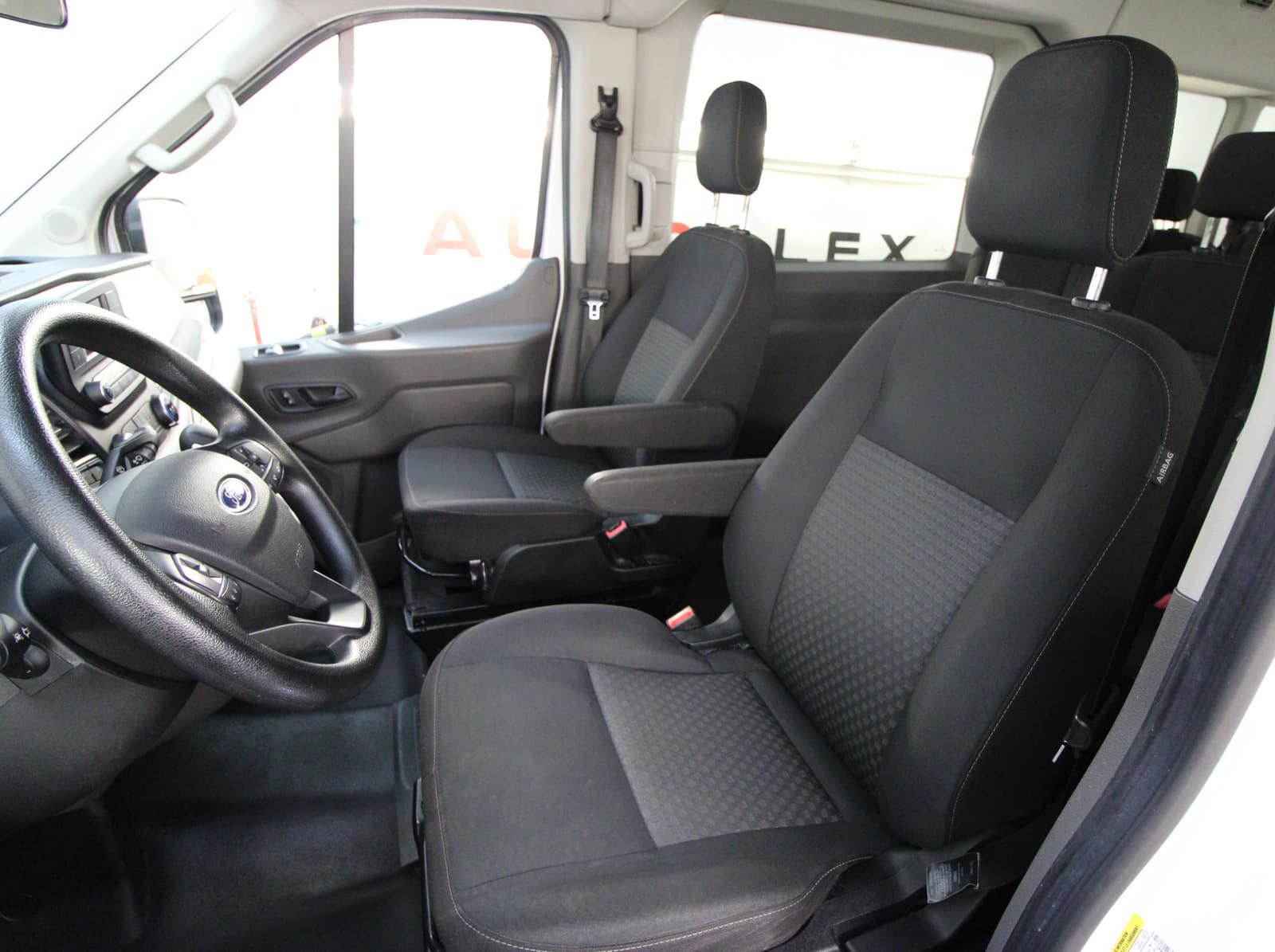 Ford Transit Passenger Wagon 2021 - Image 13