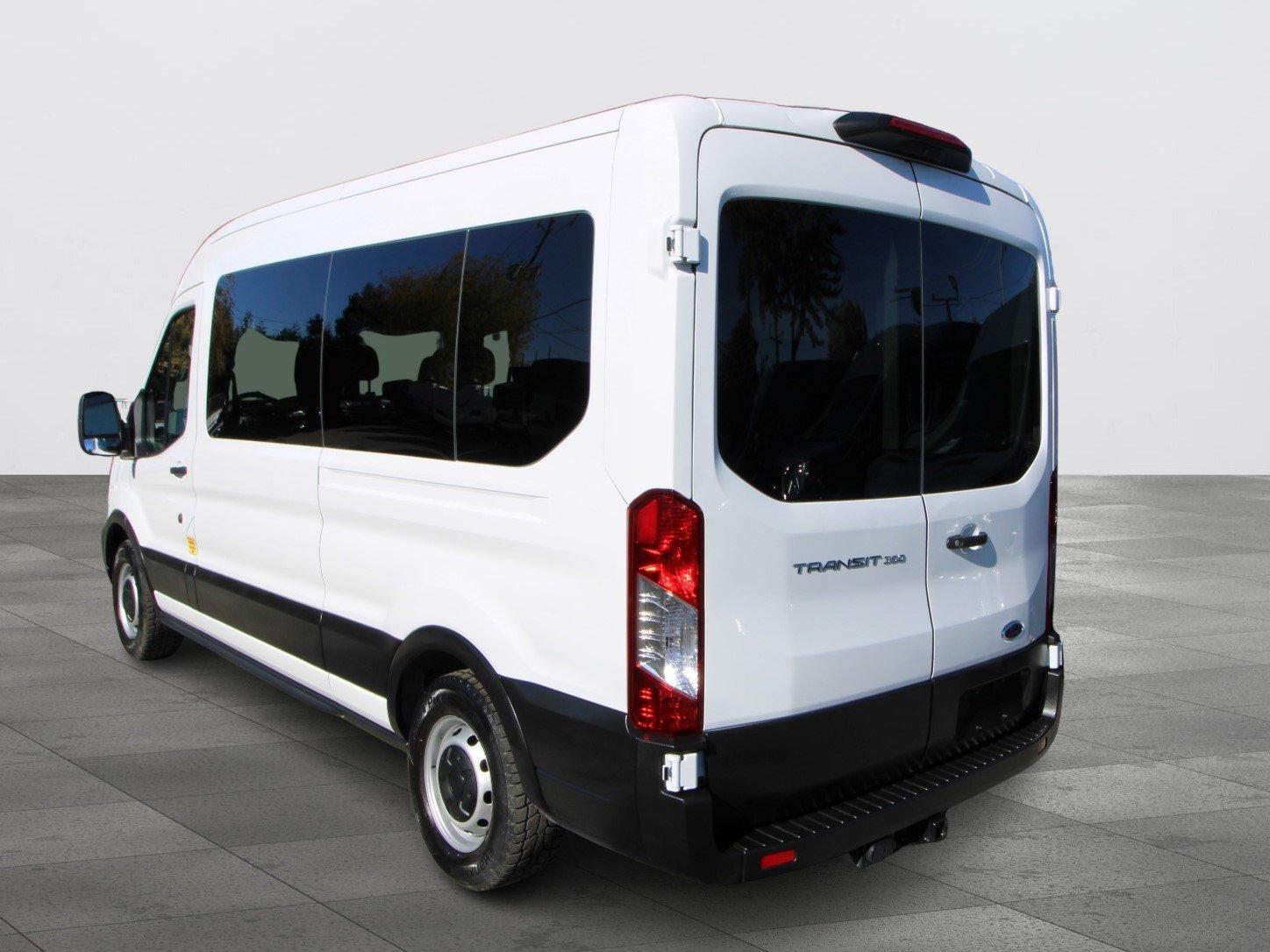 Ford Transit Passenger Wagon 2021 - Image 12