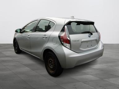 Toyota Prius c 2016 - Thumbnail 11