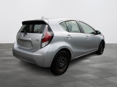 Toyota Prius c 2016 - Thumbnail 9