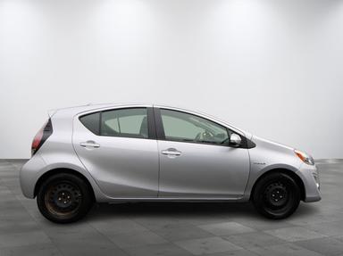 Toyota Prius c 2016 - Thumbnail 5