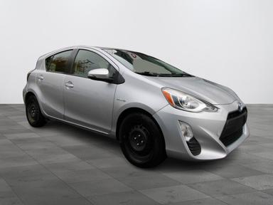Toyota Prius c 2016 - Thumbnail 3