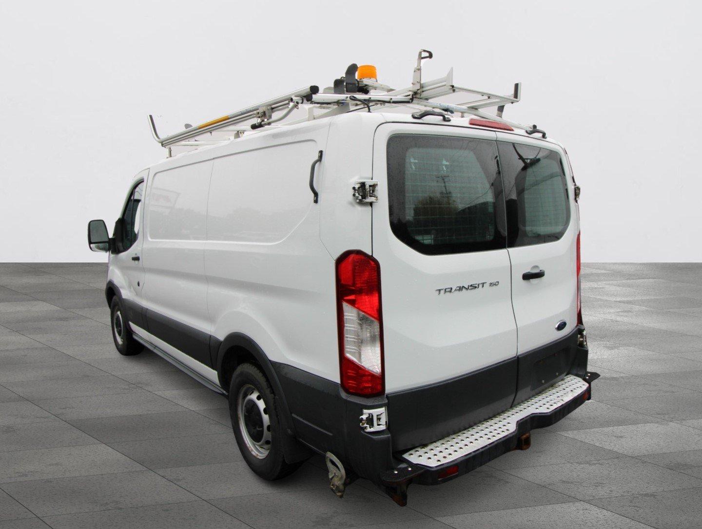 Ford Transit Cargo Van 2015 - Image 13