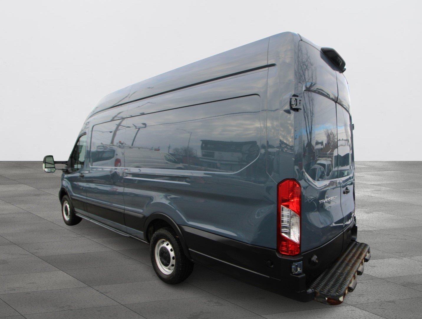 Ford Transit-250 Cargo Van 2021 - Image 11
