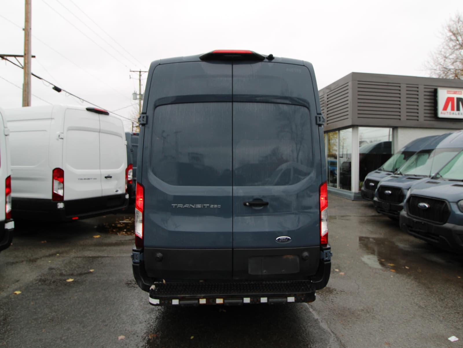 Ford Transit Cargo Van 2021 - Image 14