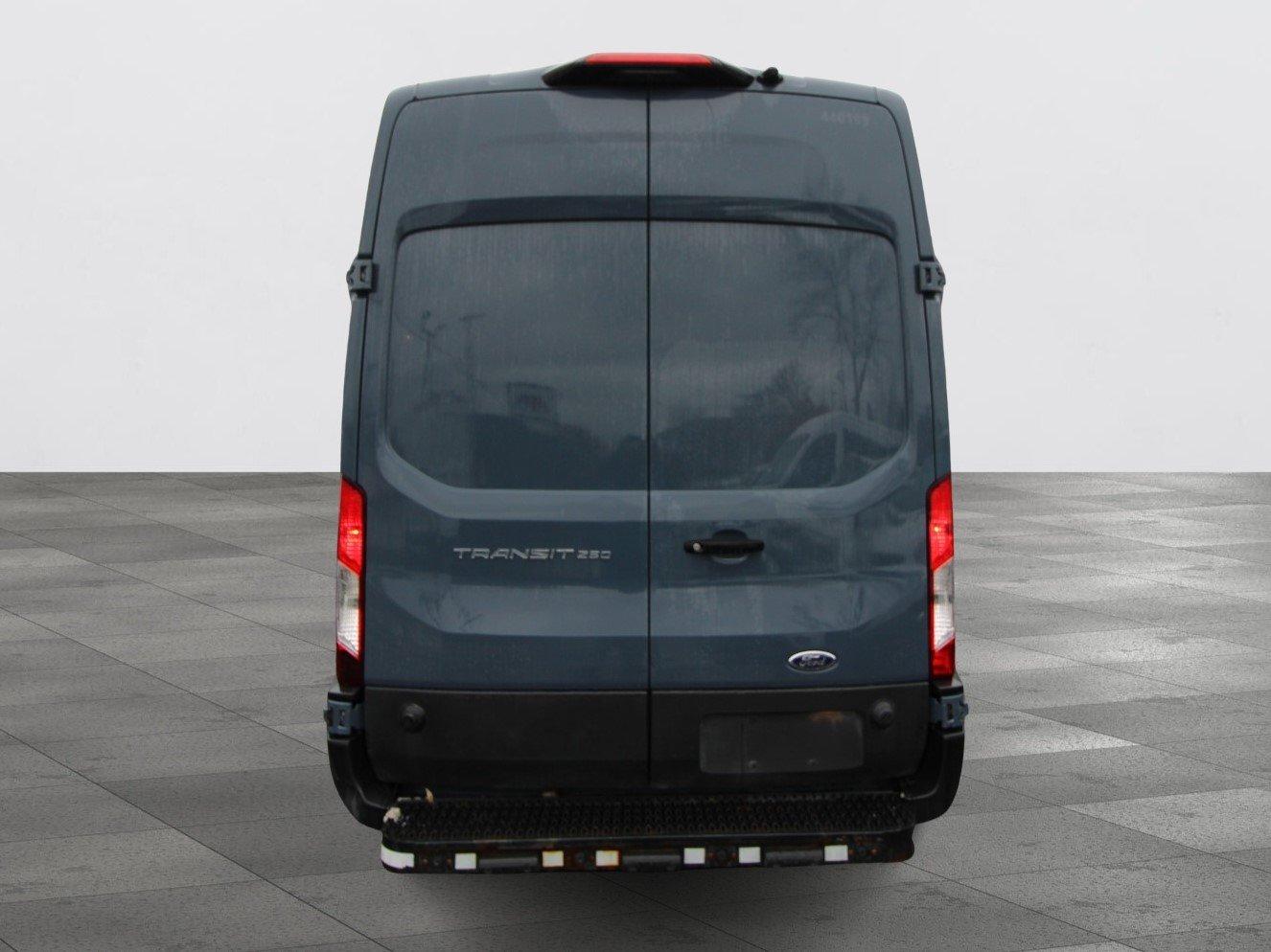 Ford Transit Cargo Van 2021 - Image 14