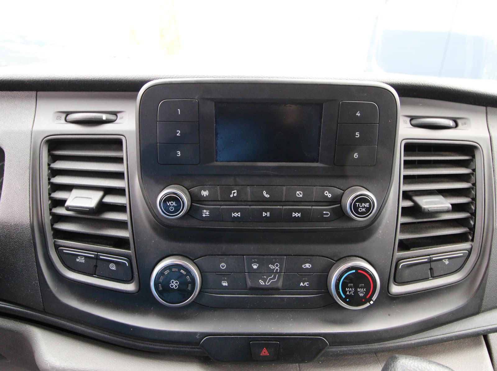 Ford Transit-250 Cargo Van 2021 - Image 10