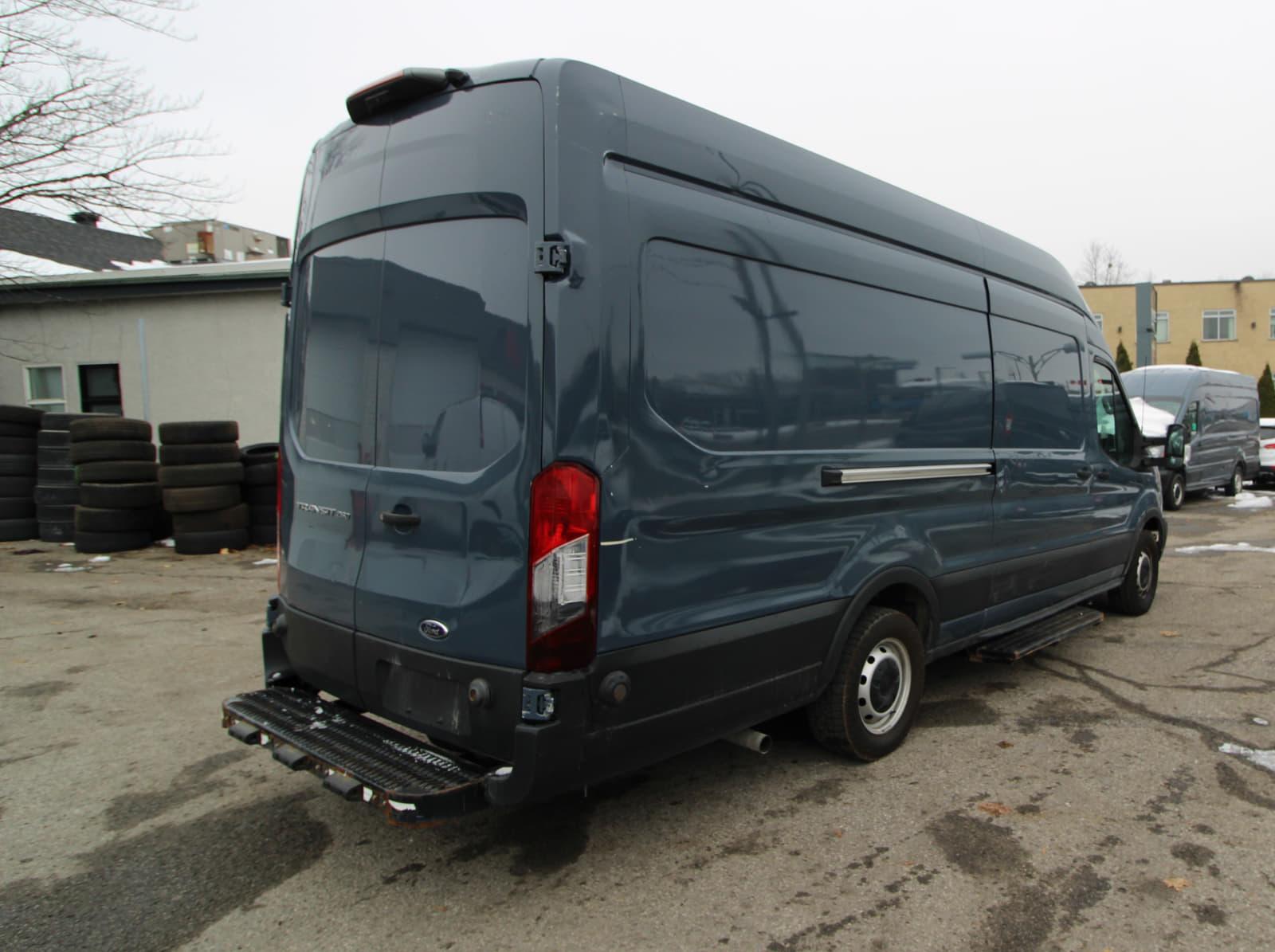 Ford Transit-250 Cargo Van 2021 - Image 9