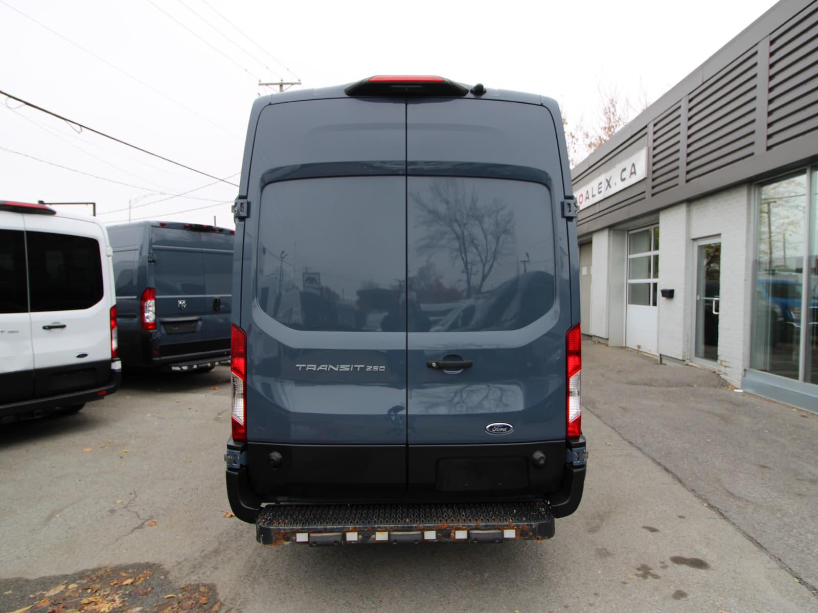 Ford Transit Cargo Van 2021 - Image 16