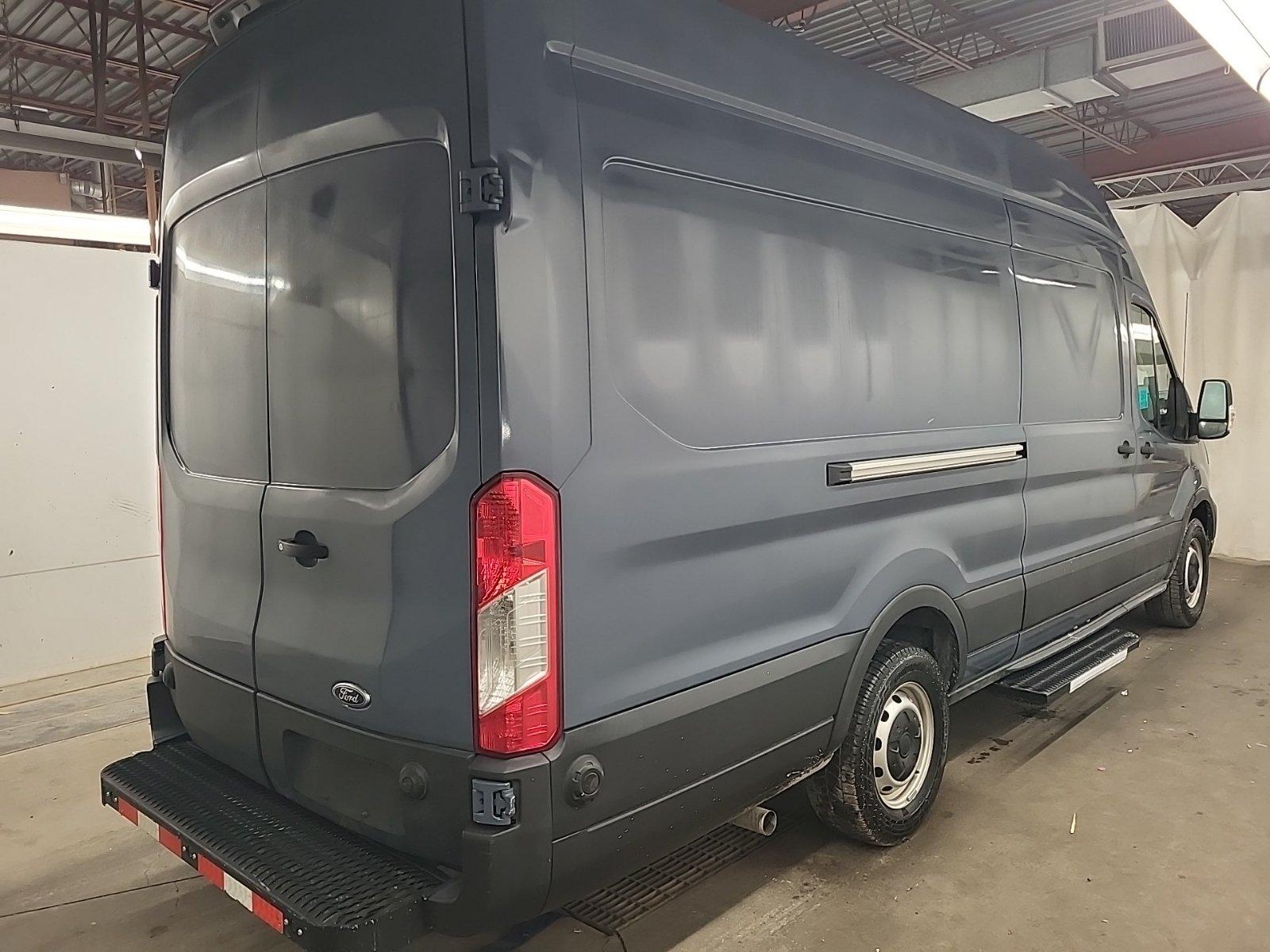 Ford Transit-250 Cargo Van 2020 - Image 3