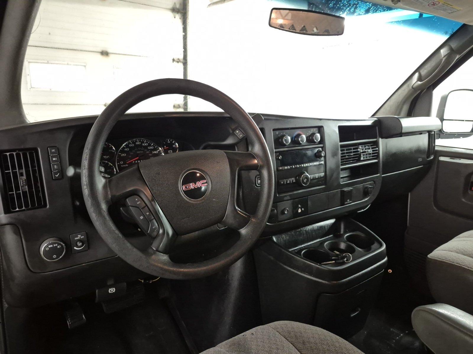 Gmc Savana Cargo 2015 - Image 2