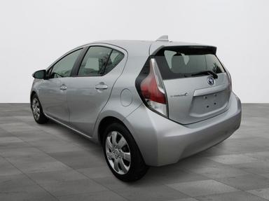 Toyota Prius c 2016 - Thumbnail 11