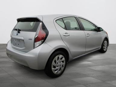 Toyota Prius c 2016 - Thumbnail 9