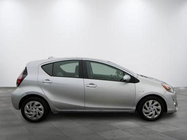Toyota Prius c 2016 - Thumbnail 5