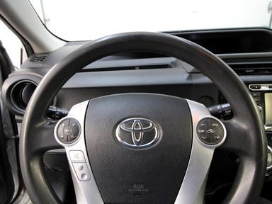 Toyota Prius c 2016 - Thumbnail 4