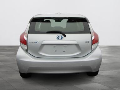 Toyota Prius c 2016 - Thumbnail 15