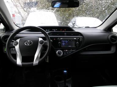 Toyota Prius c 2016 - Thumbnail 8