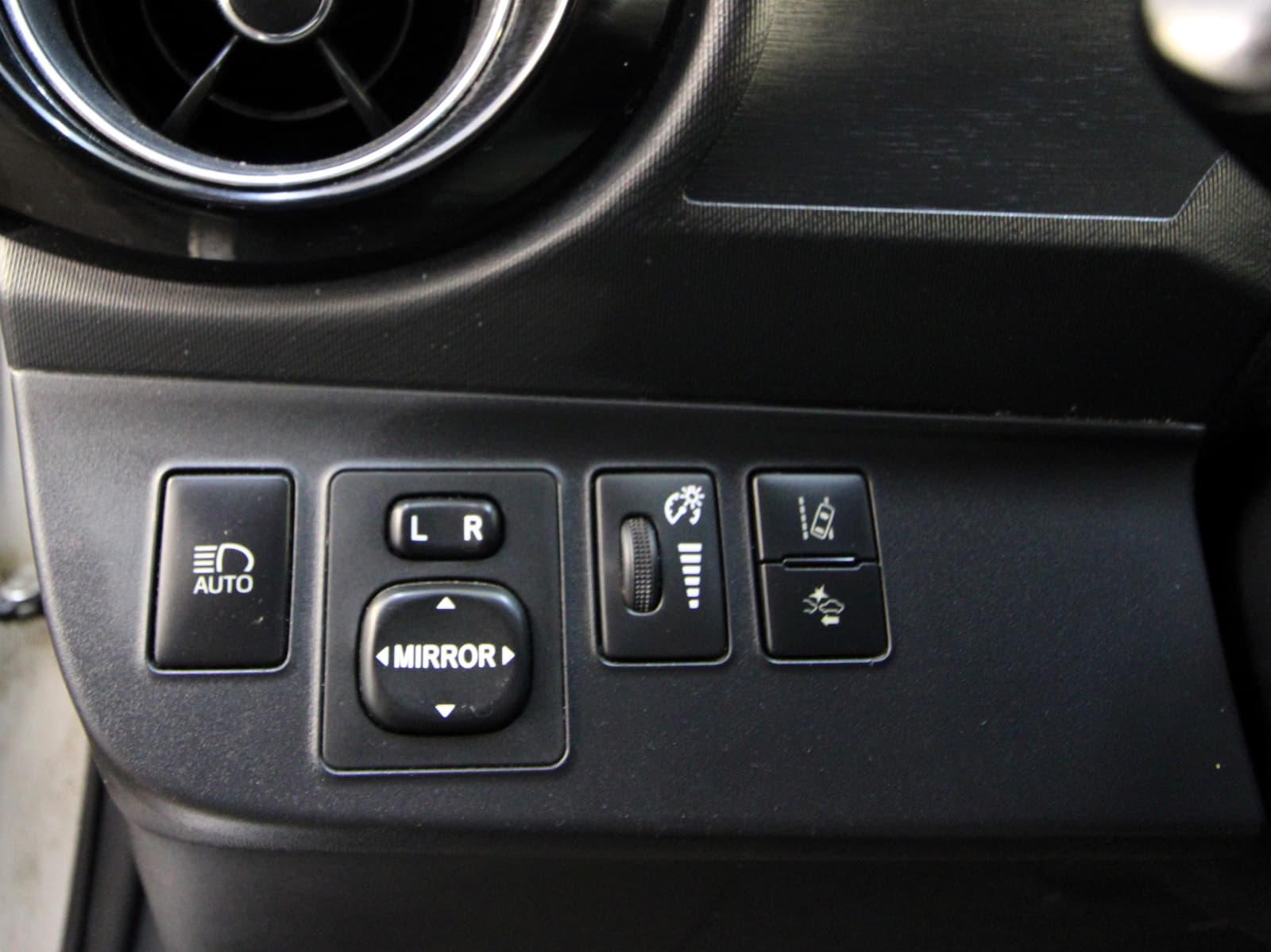 Toyota Prius c 2017 - Image 8