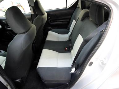 Toyota Prius c 2017 - Thumbnail 16