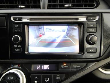 Toyota Prius c 2017 - Thumbnail 2