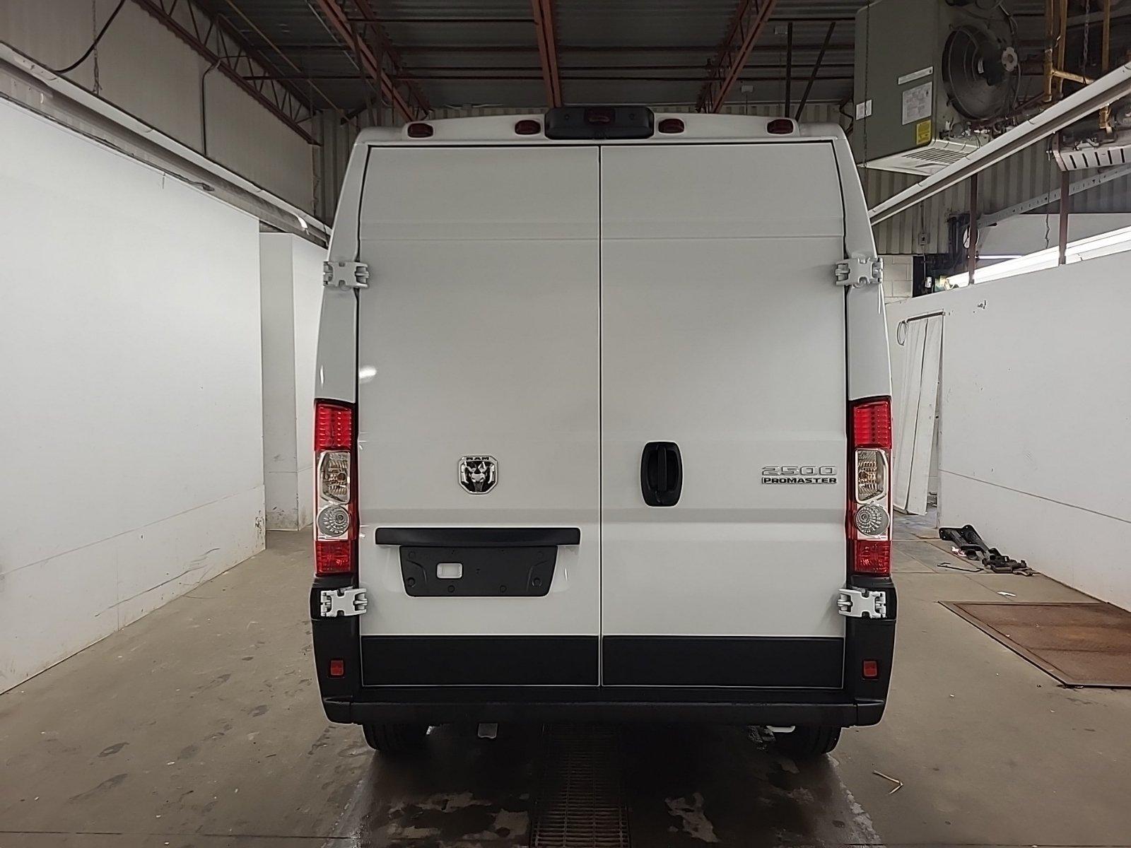Ram ProMaster 2500 2025 - Image 13