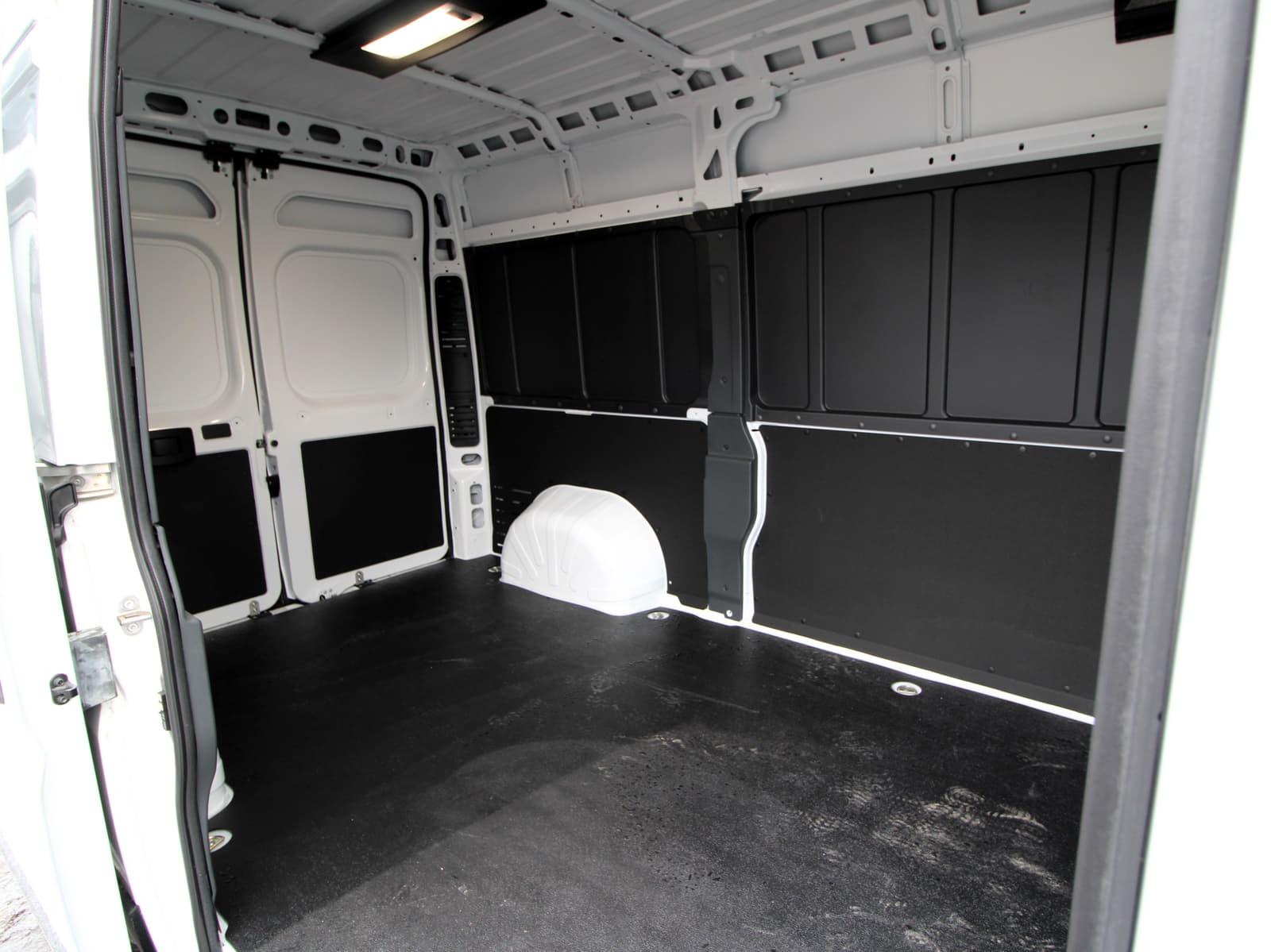 Ram ProMaster 2500 2025 - Image 8