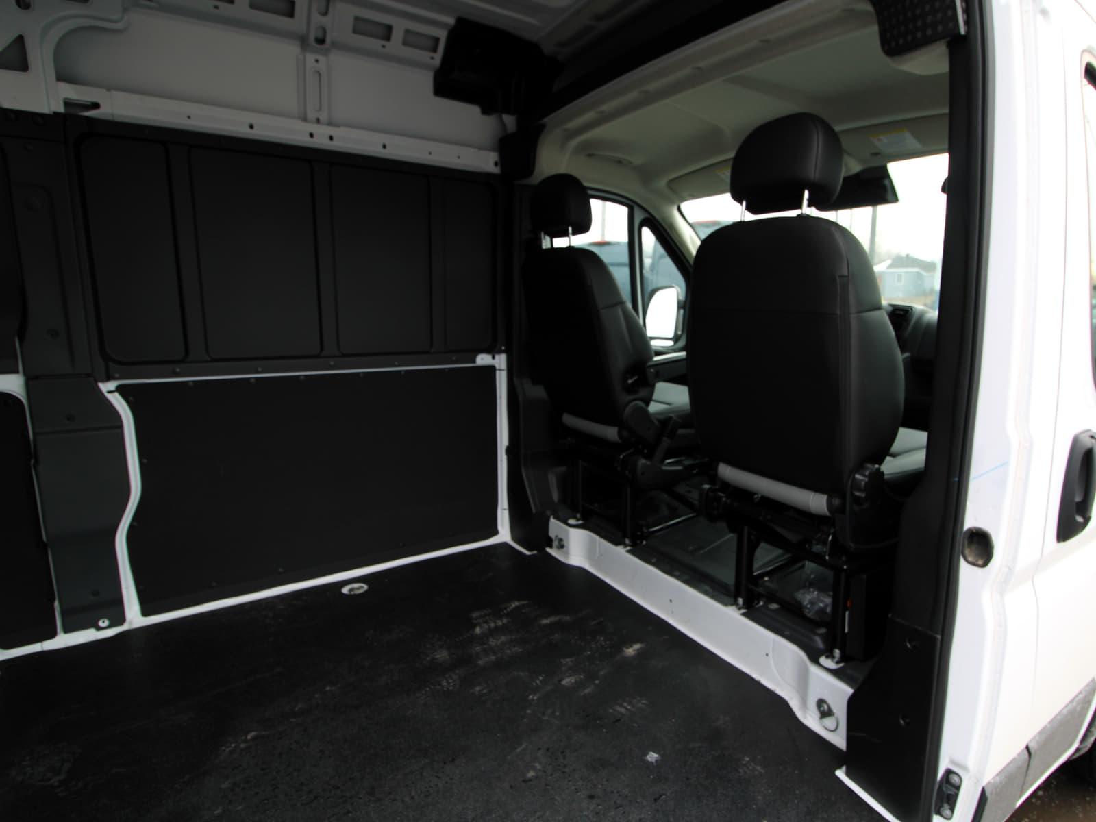 Ram ProMaster 2500 2025 - Image 9