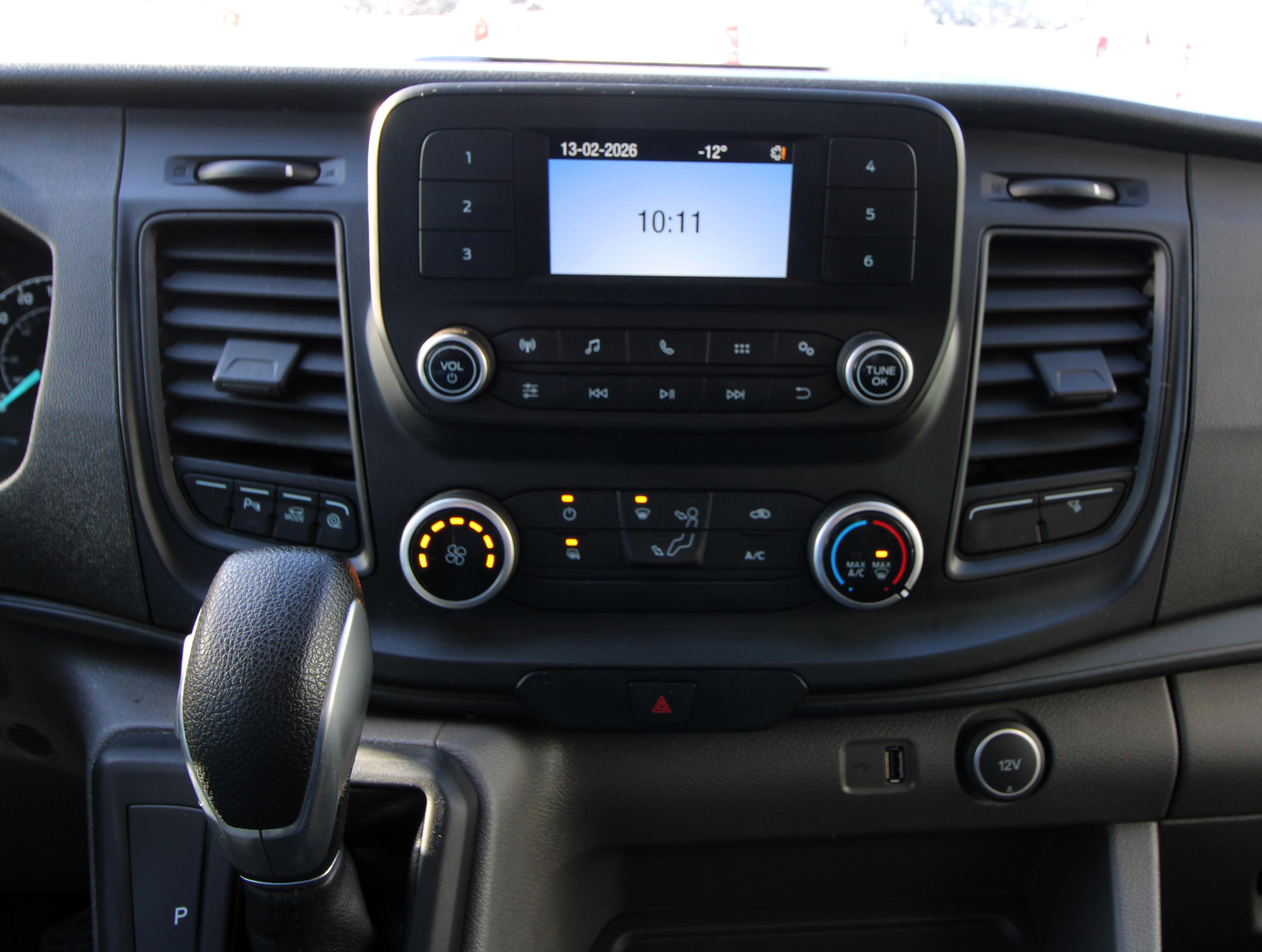 Ford Transit-250 Cargo Van 2021 - Image 8