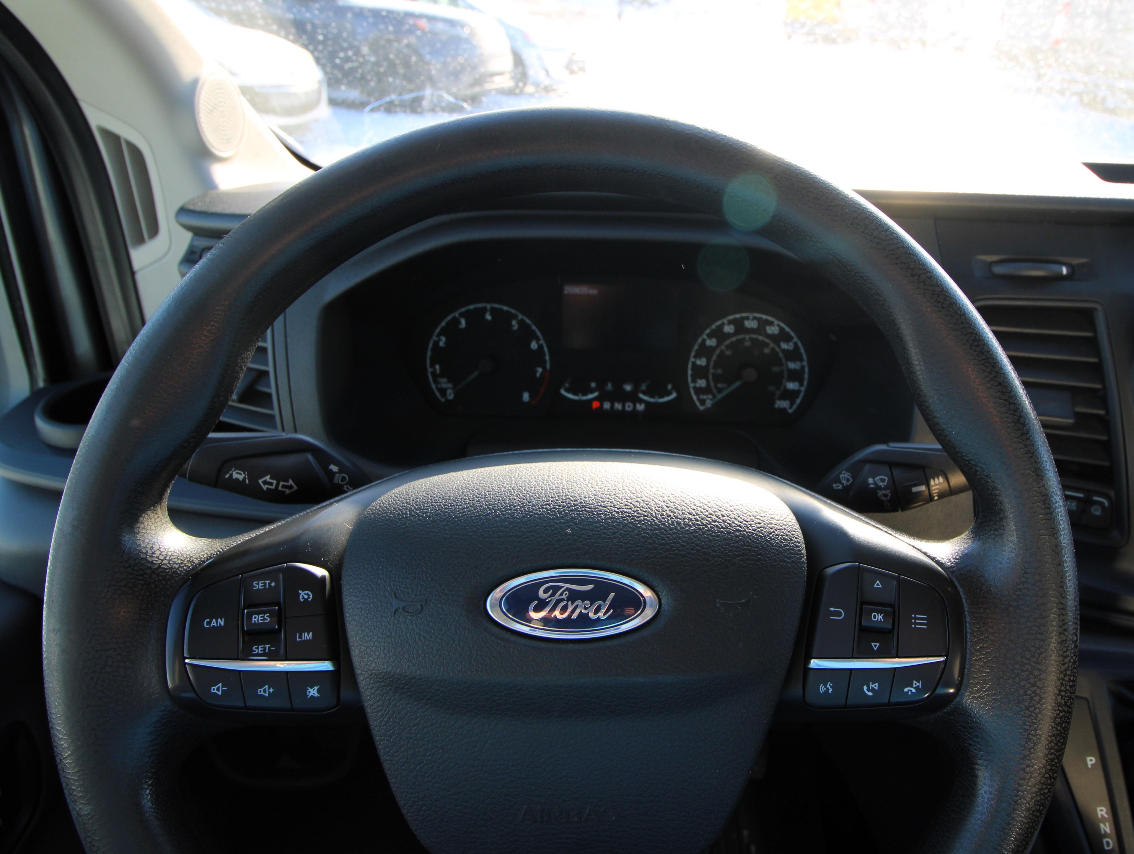 Ford Transit-250 Cargo Van 2021 - Image 6