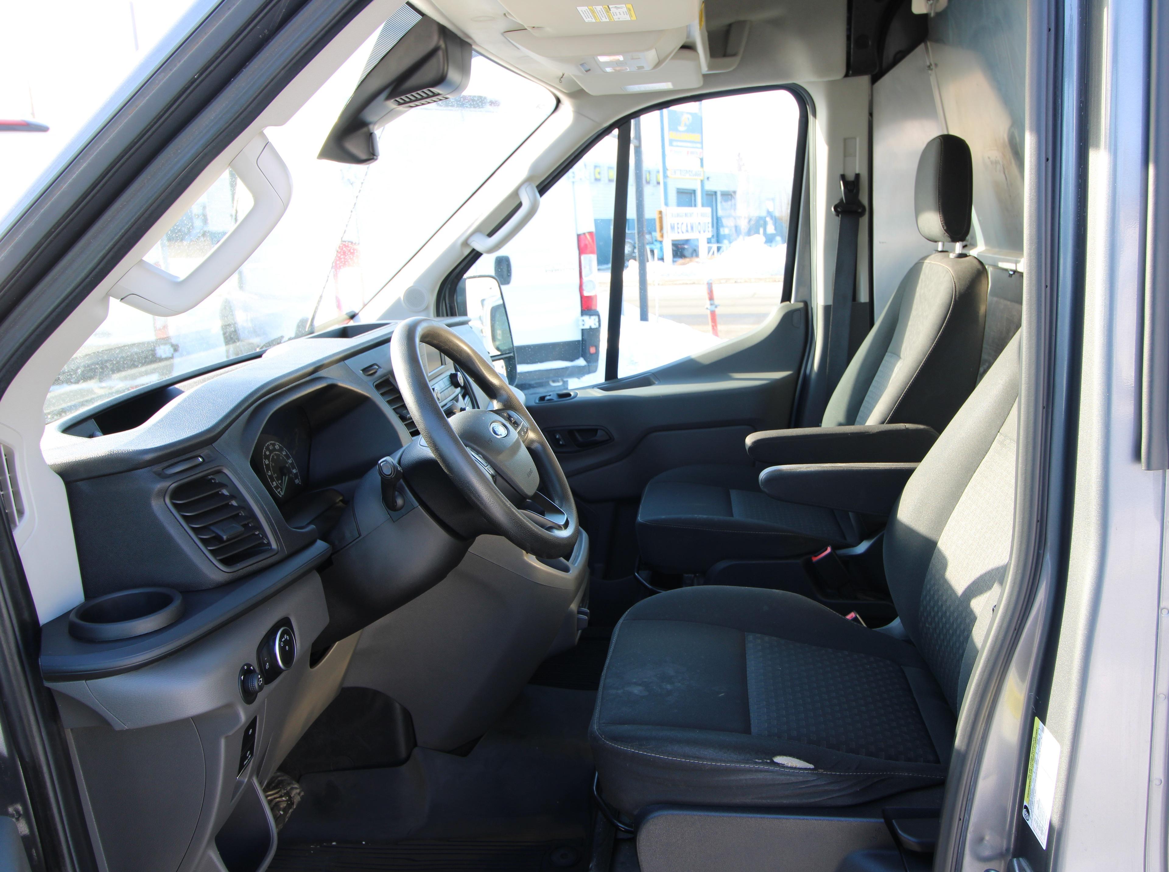 Ford Transit-250 Cargo Van 2021 - Image 14