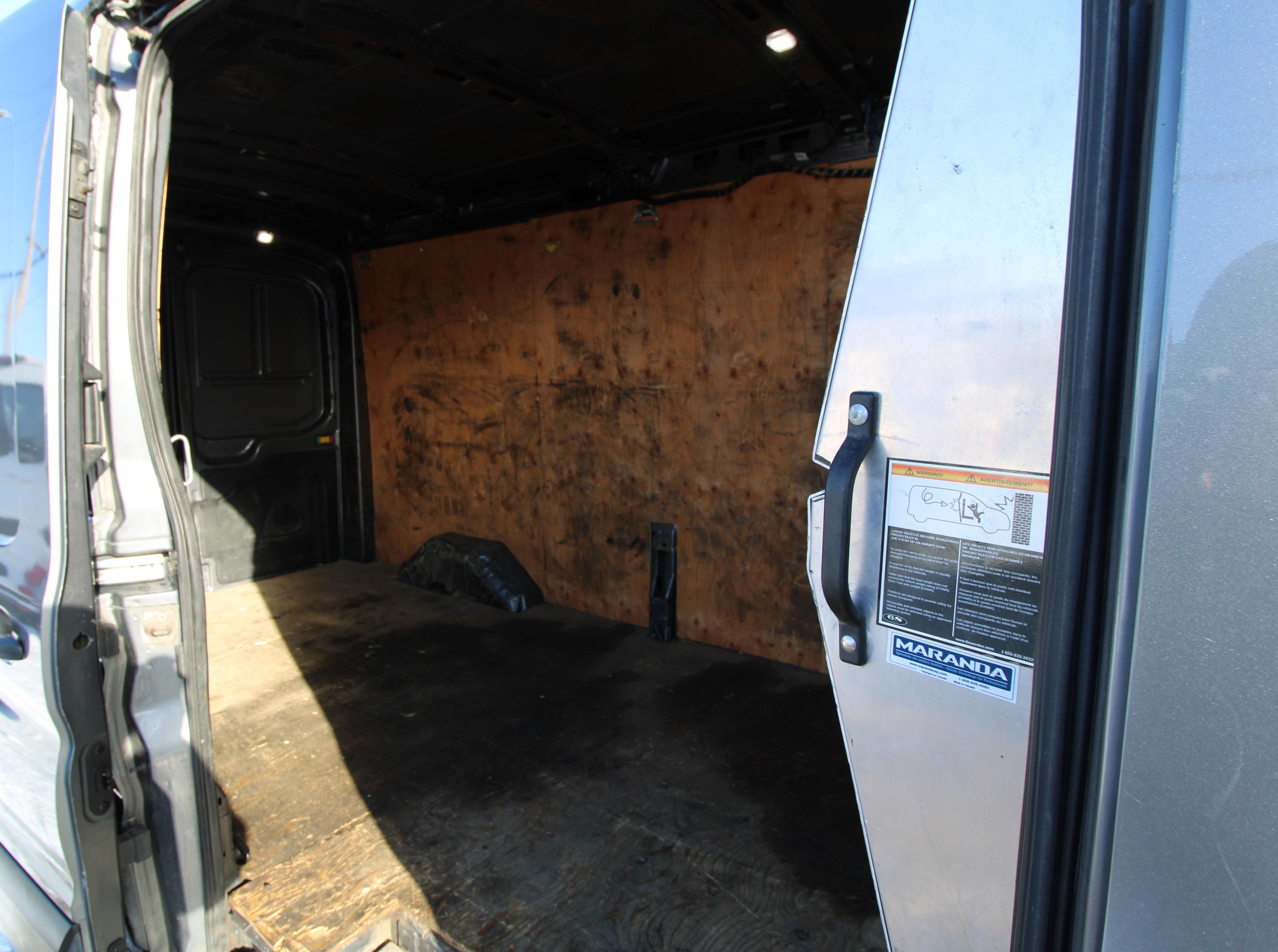 Ford Transit-250 Cargo Van 2021 - Image 12