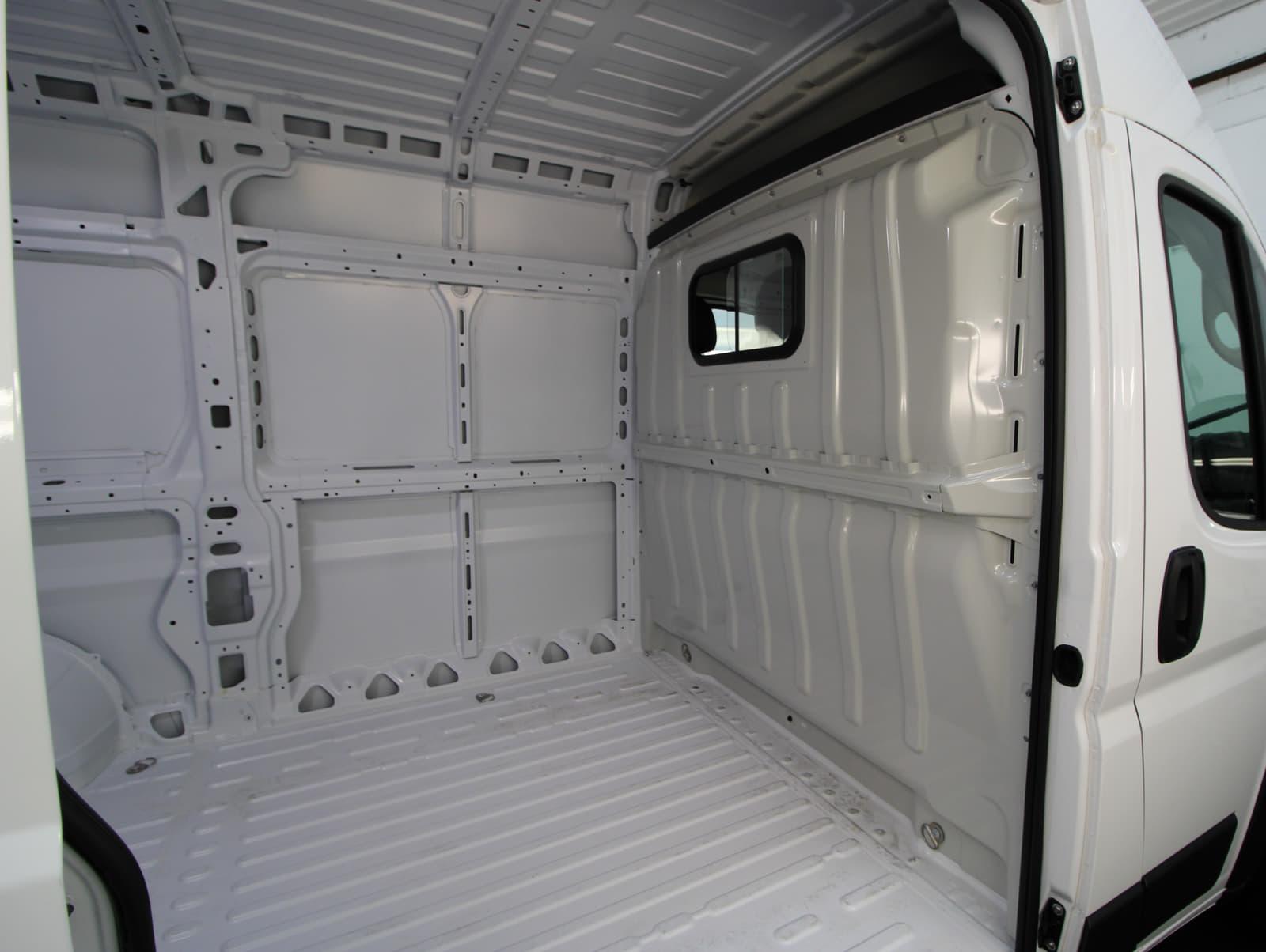 Ram ProMaster 1500 2025 - Image 13