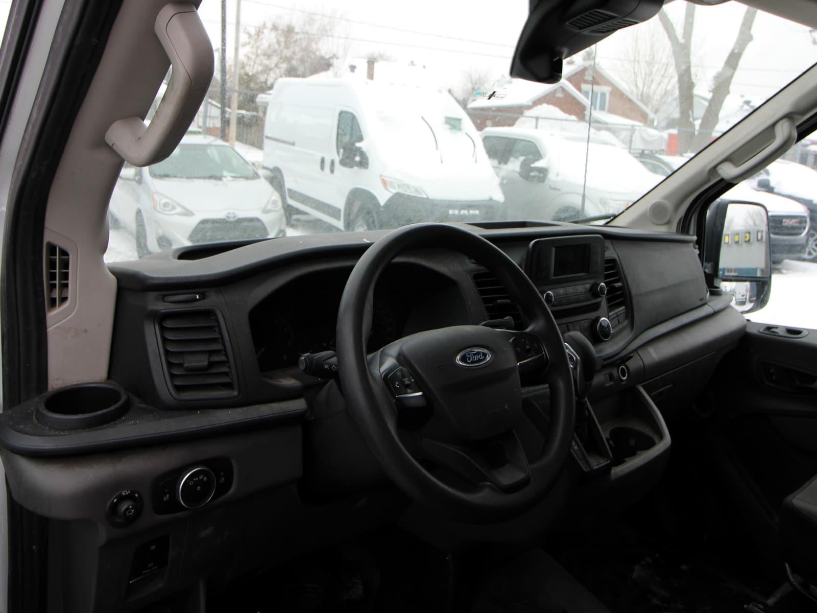 Ford Transit-250 Cargo Van 2021 - Image 4