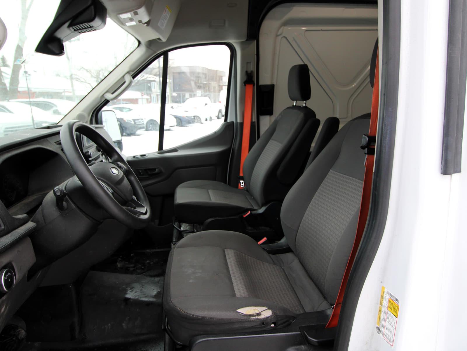 Ford Transit-250 Cargo Van 2021 - Image 12